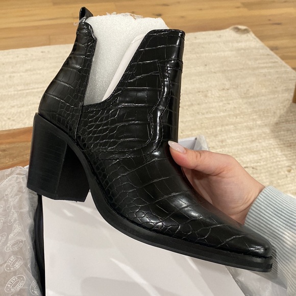 New Steve Madden Grayley Croc Booties - Picture 3 of 4